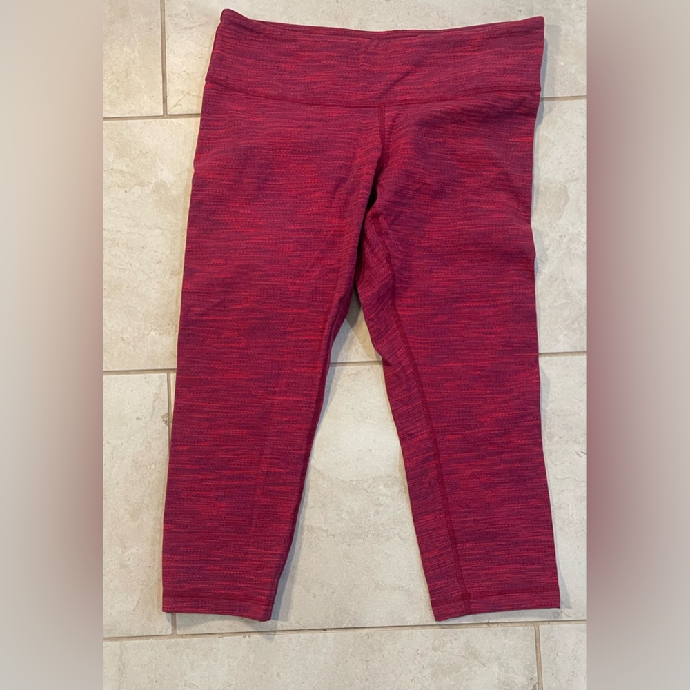 Cropped red lululemon leggings size 10. Excellent Condition